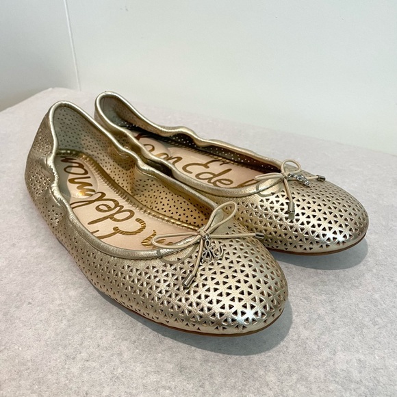 Sam Edelman Felicia Perforated Ballet Bow Front Flats - Picture 1 of 10